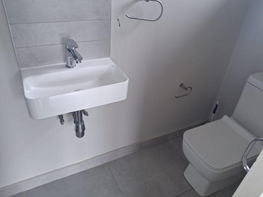 To Let 3 Bedroom Property for Rent in Winterstrand Eastern Cape